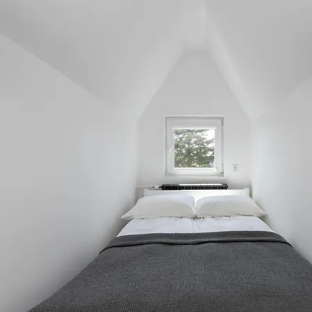 Apartamento Spacious In Close To The Sea By Renters